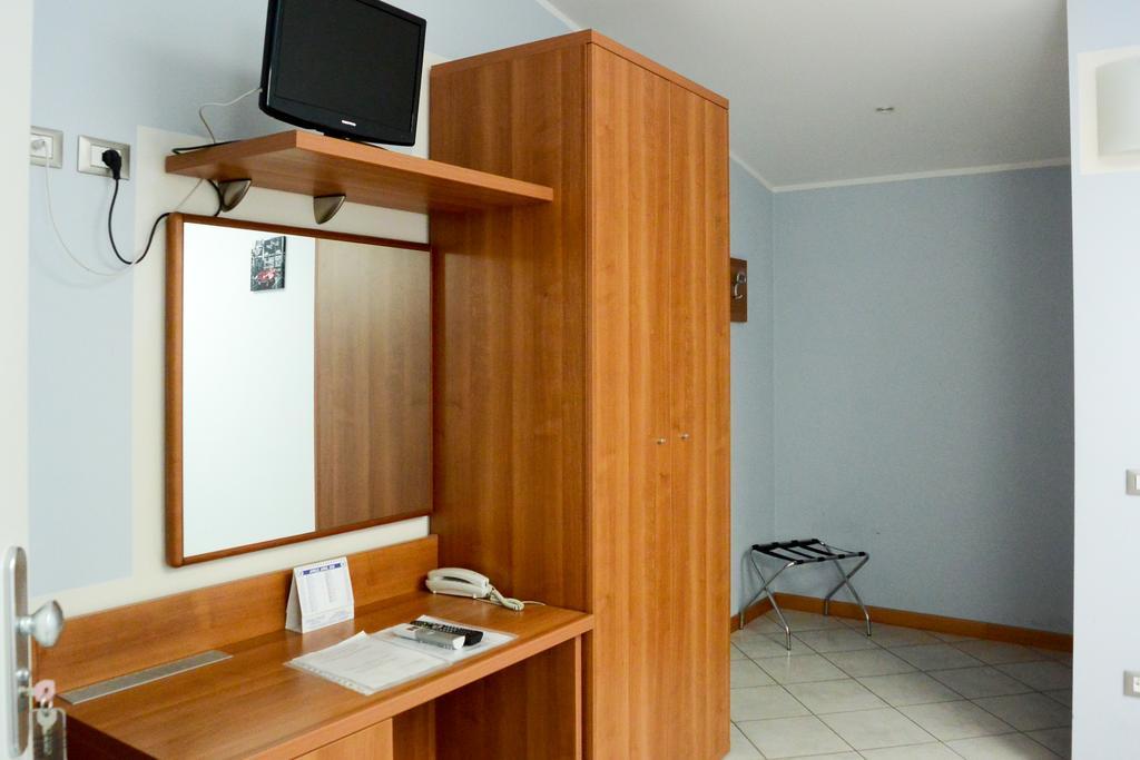 Albergo Meuble Abatjour Mantova Exterior foto